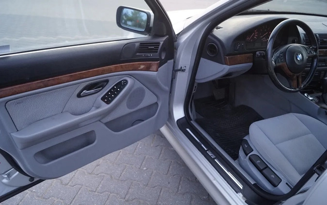 BMW Seria 5 cena 7990 przebieg: 430000, rok produkcji 2001 z Garwolin małe 497